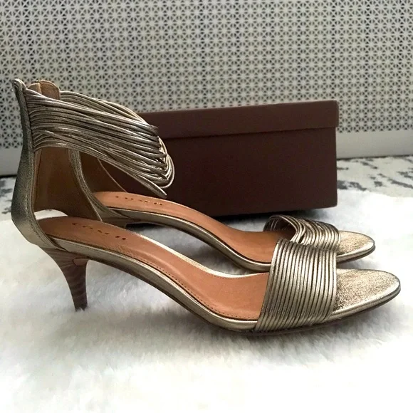 NWT COACH Manya Super Soft Dress Sandals Gold kitten heal size 6.5 metallic - Picture 9 of 11